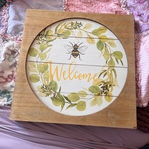 Welcome Bee Wooden Wall Sign - Green & Yellow